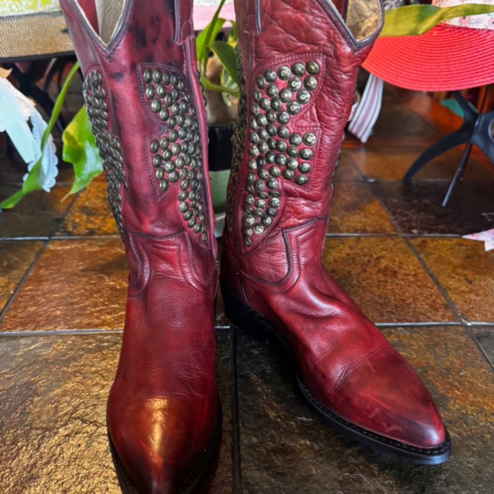 Frye Billy Hammered Stud maroon red leather boots size 6.5